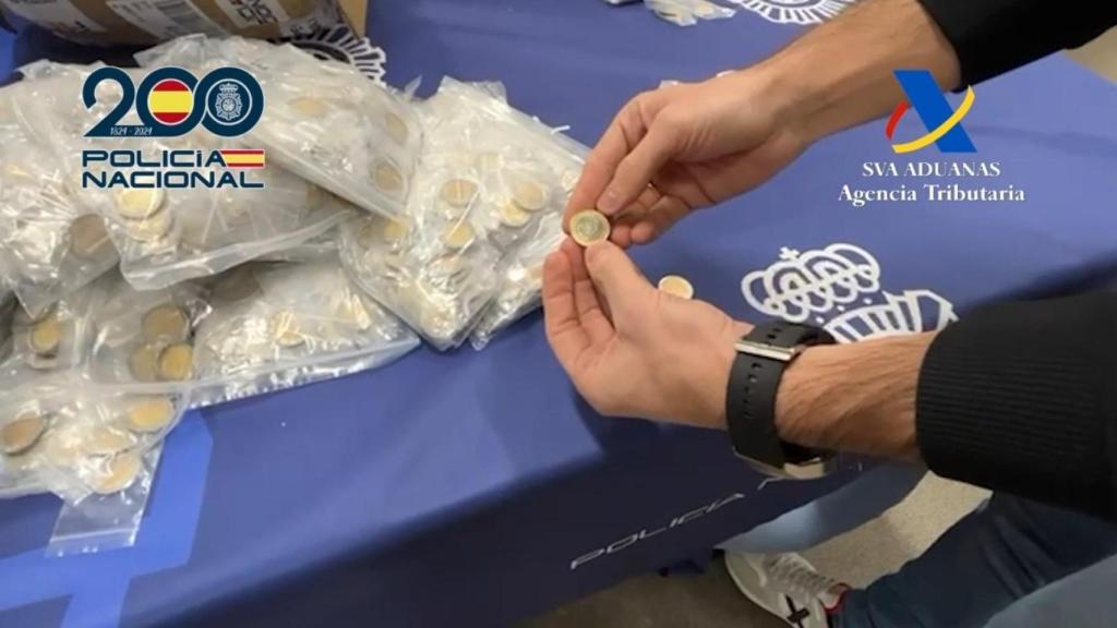 Monedas falsas incautadas en Cádiz.
