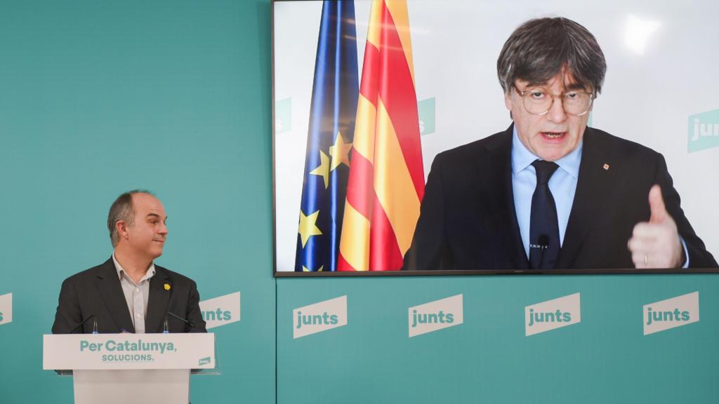 Jordi Turull y Carles Puigdemont (por videoconferencia) en la rueda de prensa celebrada este martes.