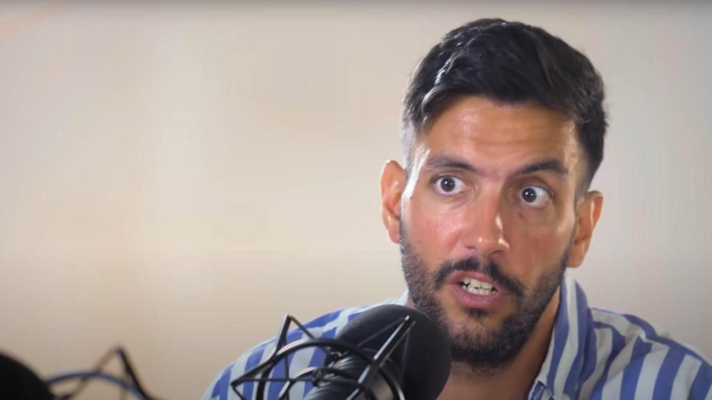 Imagen de Alex Algarci en el podcast.