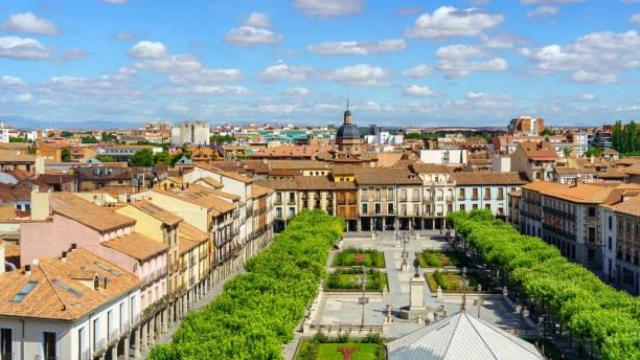 Vista aérea de una de las plazas de Alcalá de Henares.