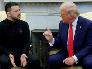 El presidente ucraniano Volodímir Zelenski y el de EEUU, Donald Trump, durante la bronca que tuvieron el pasado viernes en su reunión en la Casa Blanca.