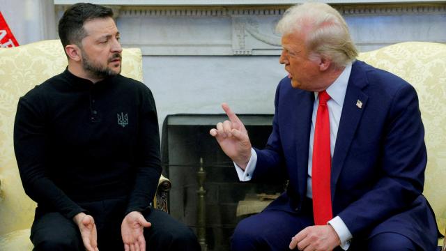El presidente ucraniano Volodímir Zelenski y el de EEUU, Donald Trump, durante la bronca que tuvieron en su reunión en la Casa Blanca.