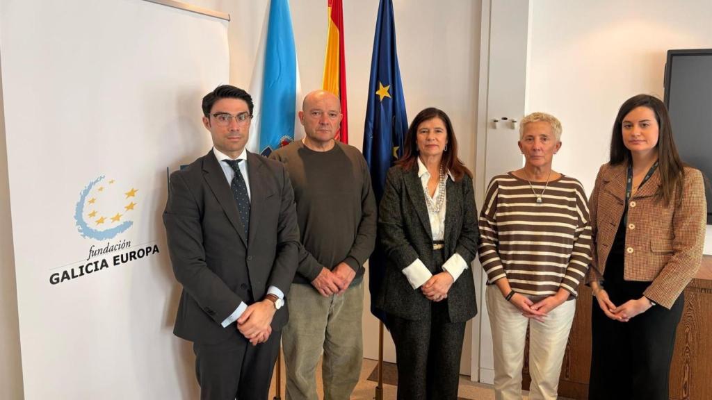 Familiares de Diego Bello se reúnen en Bruselas con representantes de la Fundación Galicia Europa
