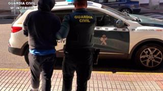 Detienen a un vigués durante un robo con fuerza en una estación de servicio de Moaña (Pontevedra)