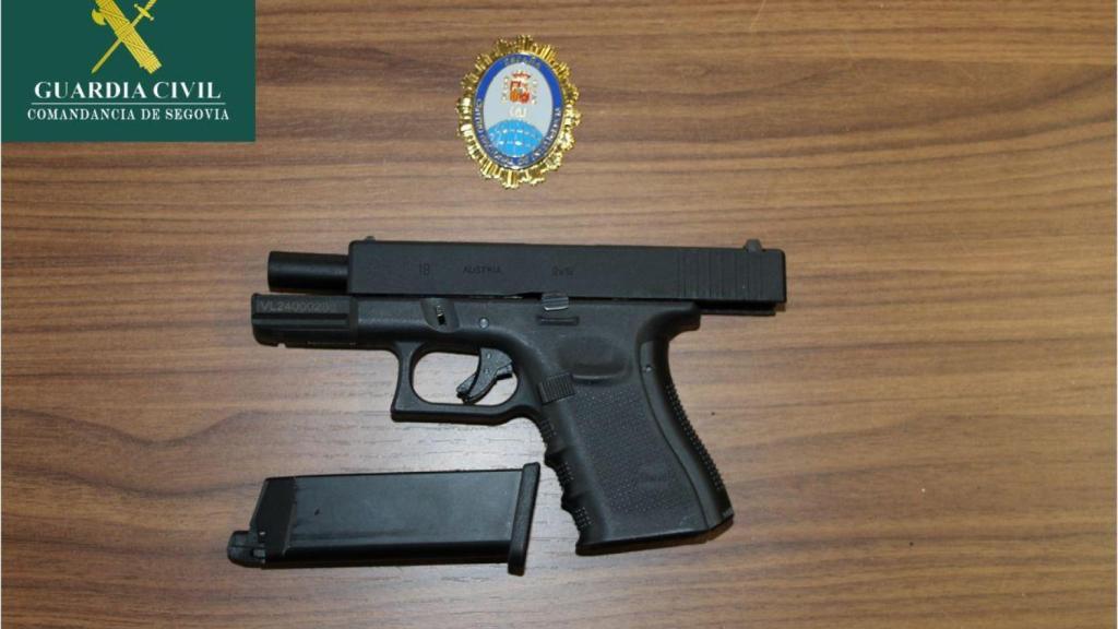 La pistola con la que amenazó al conductor
