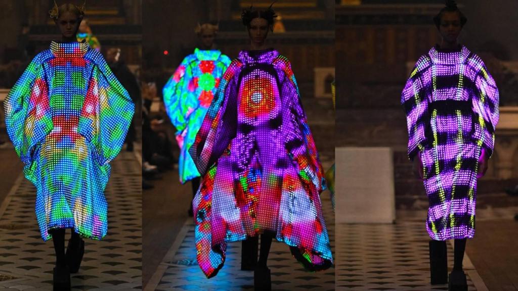 Siluetas del desfile de Anrealage en París.