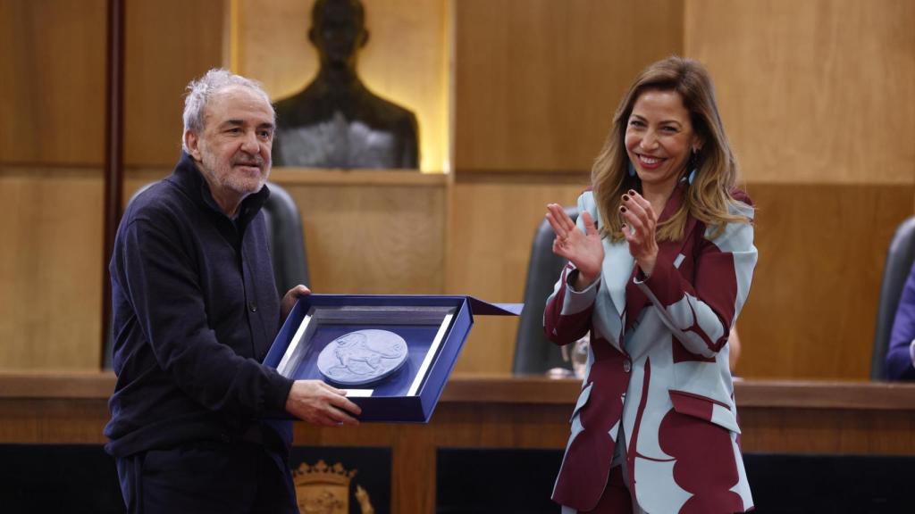El pintor Jorge Gay recibe el Premio Especial de los 'Premios Ciudad de Zaragoza'