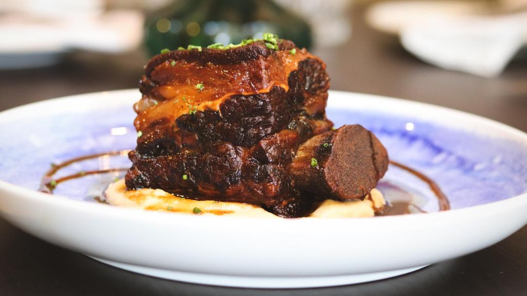 Costilla de vaca, teriyaki y apionabo.