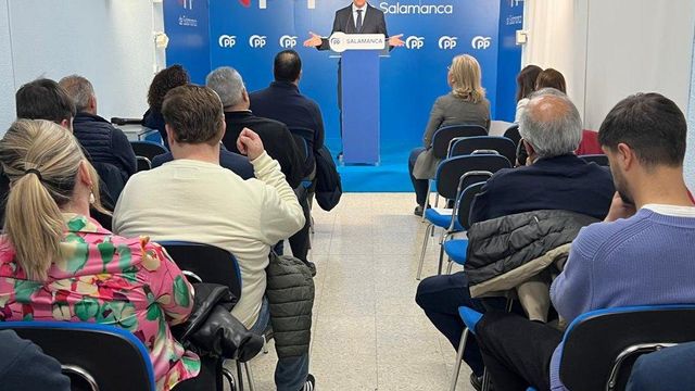 El presidente del Partido Popular de Salamanca, Carlos García Carbayo, en un acto con afiliados