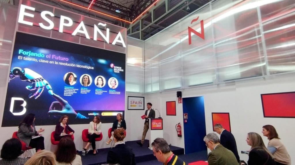 Un momento del panel de #SomosMujeresTech celebrado este miércoles en el MWC.
