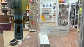 El estanco de Casares donde la Guardia Civil pilló a dos personas robando.