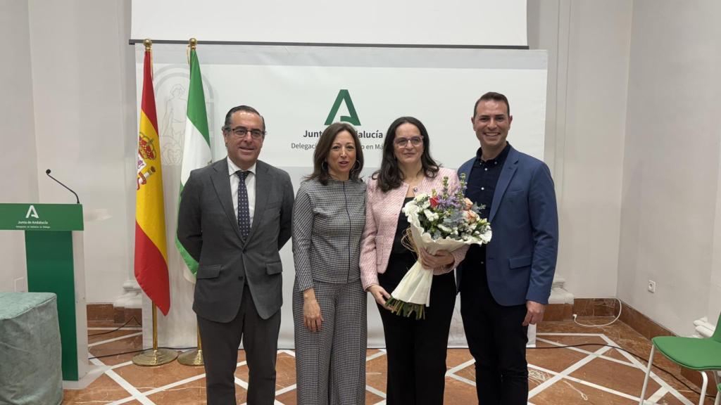 La premiada Rosa Maria Vega Jiménez junto a Patricia Navarro