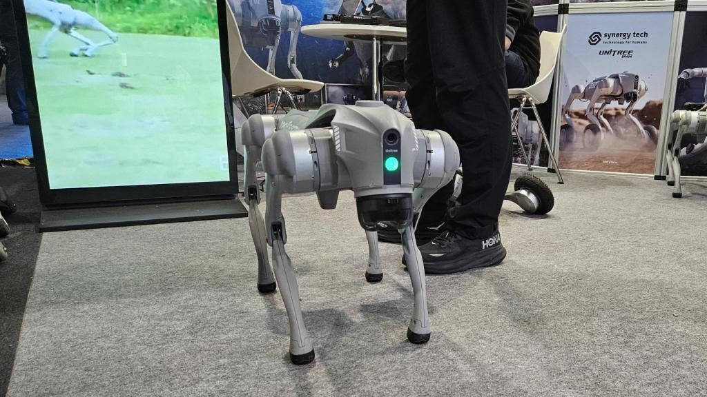 Unidad del Unitree GO2 en em MWC 2025
