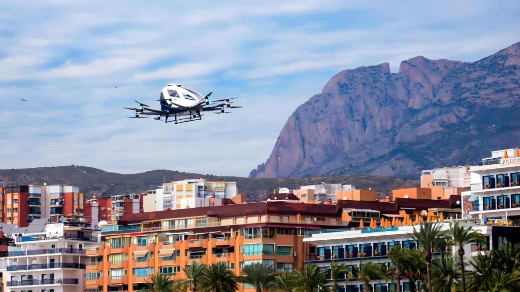 Primer vuelo europeo de aerotaxi sobrevolando Benidorm