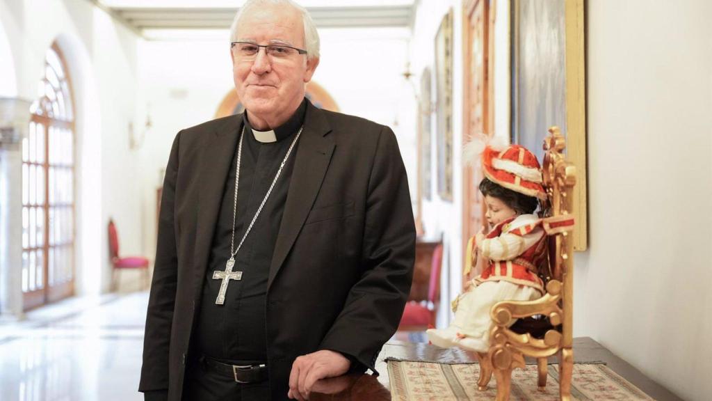 El arzobispo de Sevilla, José Ángel Saiz Meneses, durante la entrevista concedida a Europa Press.