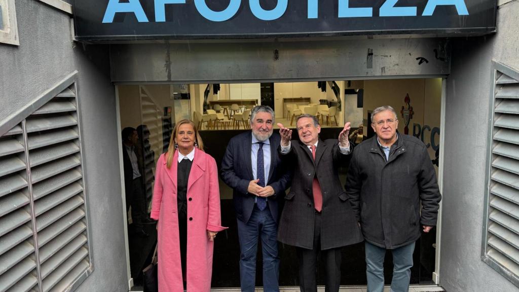 Visita de José Manuel Rodríguez Uribes, presidente del CSD, a Balaídos.