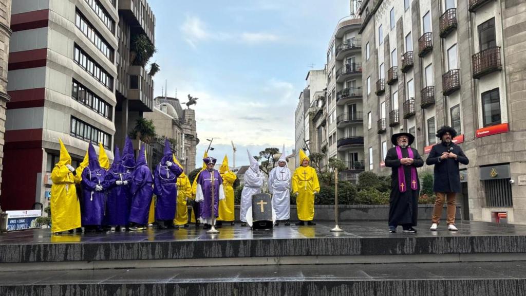 Ceremonia de entierro del Meco.