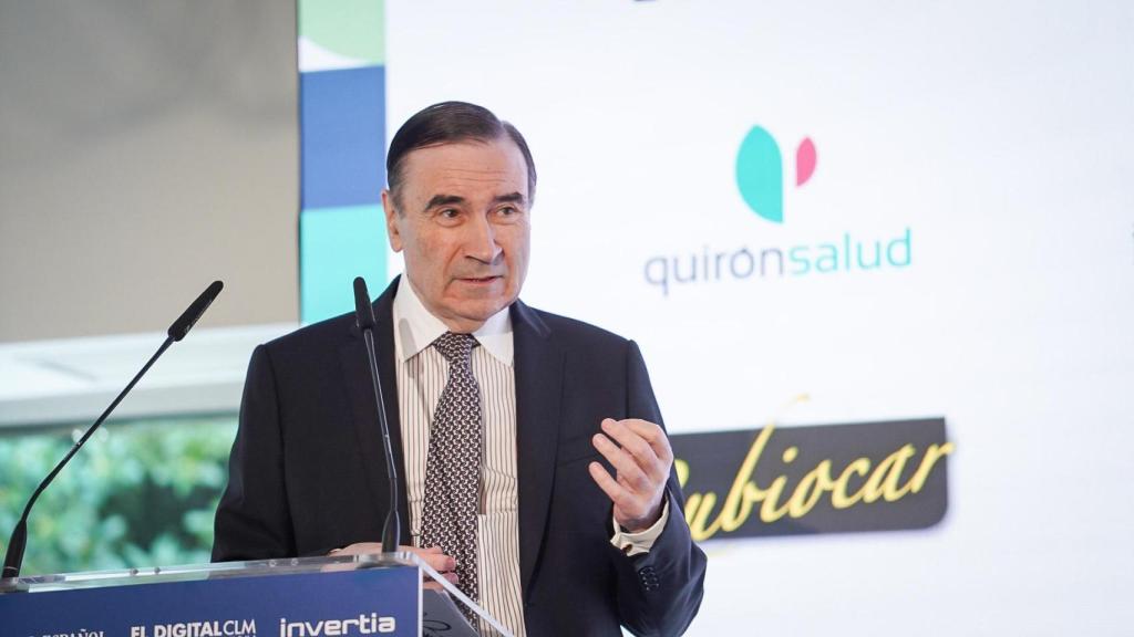 Pedro J. Ramírez, presidente ejecutivo y director de EL ESPAÑOL, dando el discurso de apertura del IV Foro Económico de Castilla-La Mancha organizado por EL ESPAÑOL - El Digital CLM.