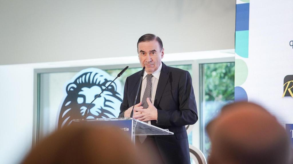 Pedro J. Ramírez, presidente ejecutivo y director de EL ESPAÑOL, durante su intervención en la apertura del IV Foro Económico Español Castilla-La Mancha 'Las oportunidades de Castilla-La Mancha en una etapa de grandes cambios'.