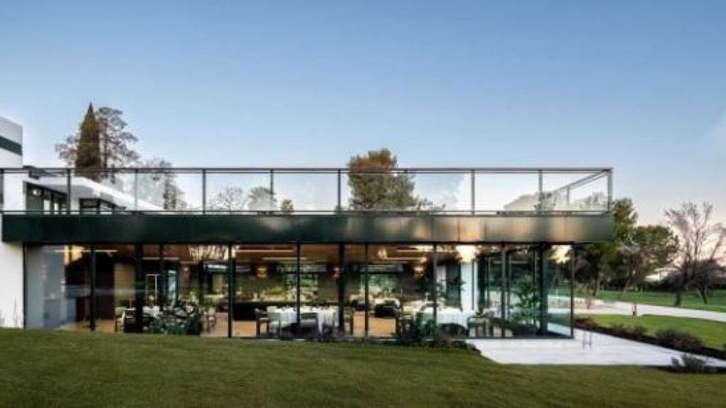 La familia política de El Litri celebra una boda por todo lo alto en Sevilla.