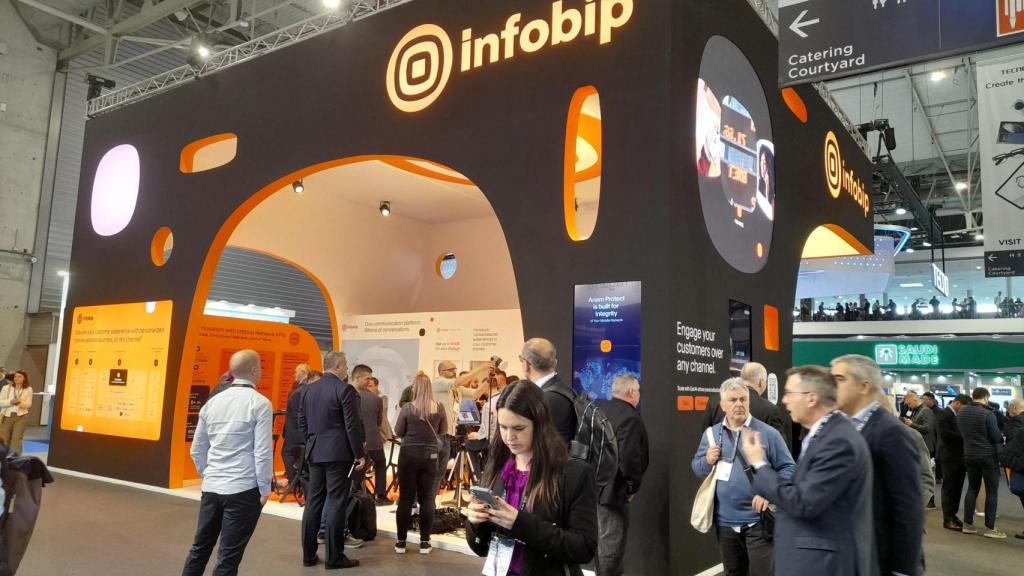 Expositor de Infobip en MWC 2025.
