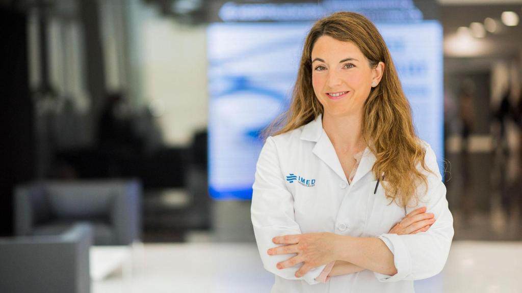 La doctora Carmen Mir, experta en cirugía robótica en IMED Valencia. EE