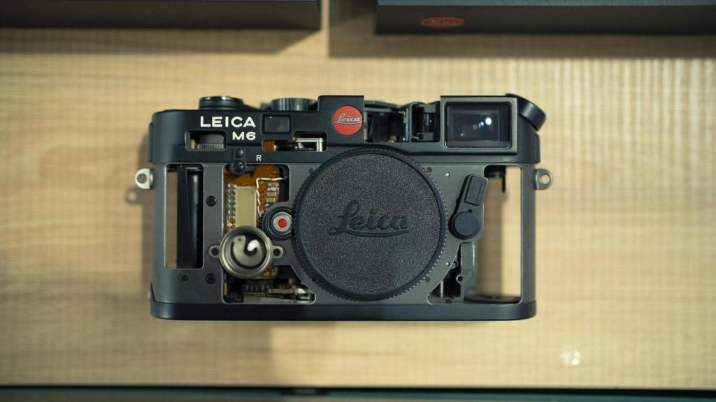 Vista de la Leica M6 expuesta en su stand de ARCO