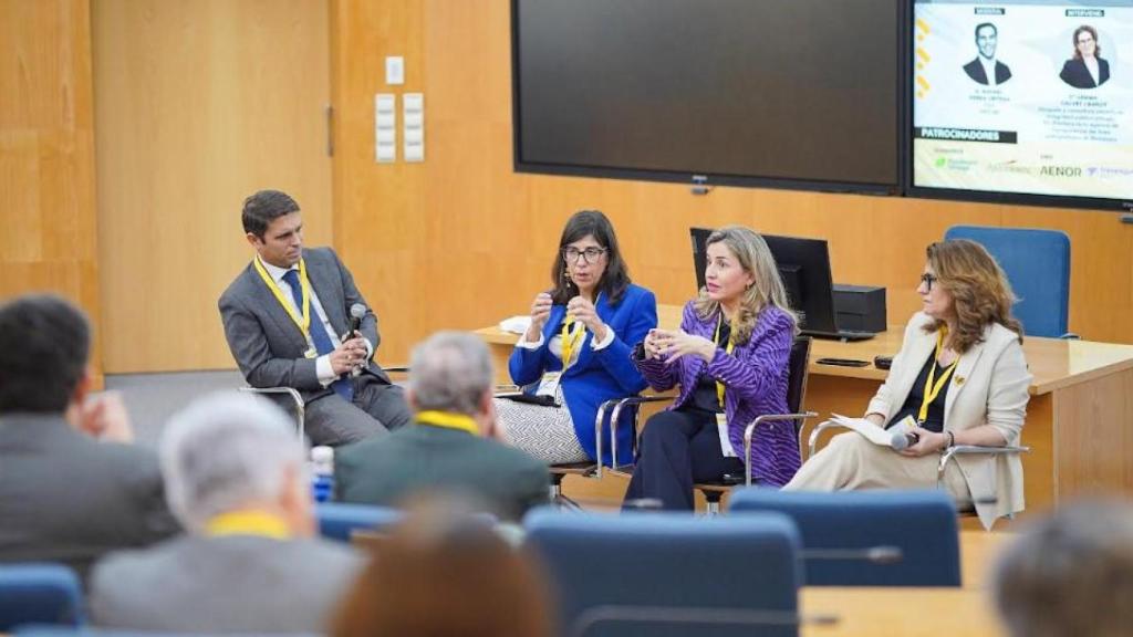 Una de las charlas de este foro.