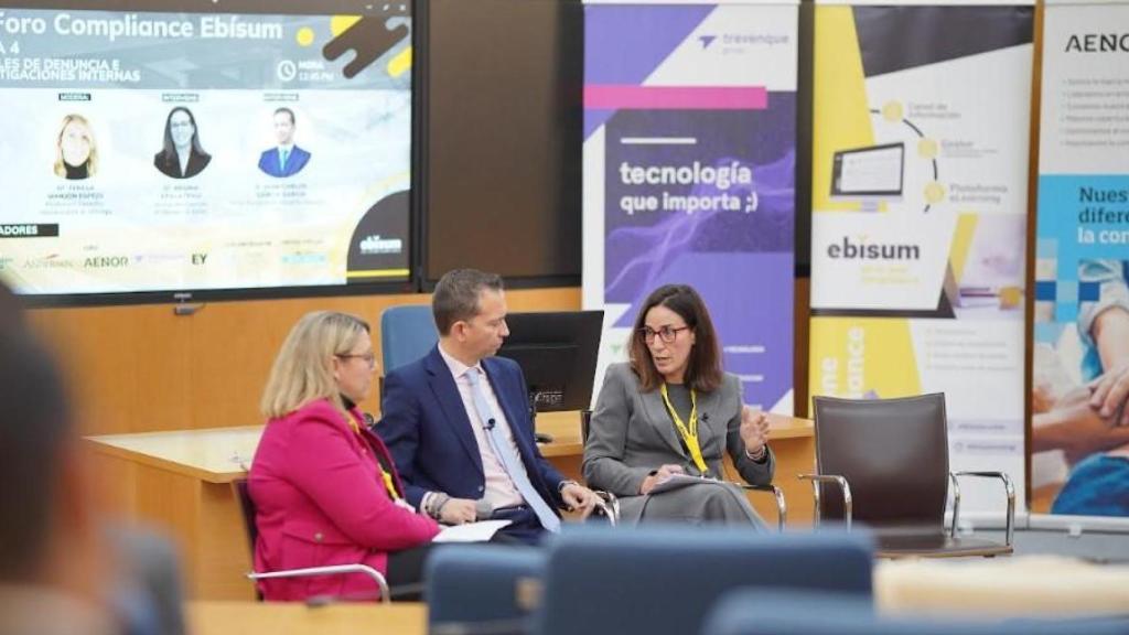 El foro congregó a múltiples profesionales.