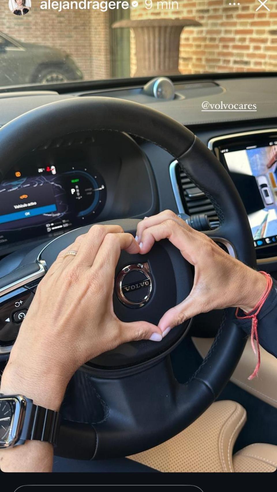 Alejandra Gere presume de su nuevo coche en su perfil de Instagram.