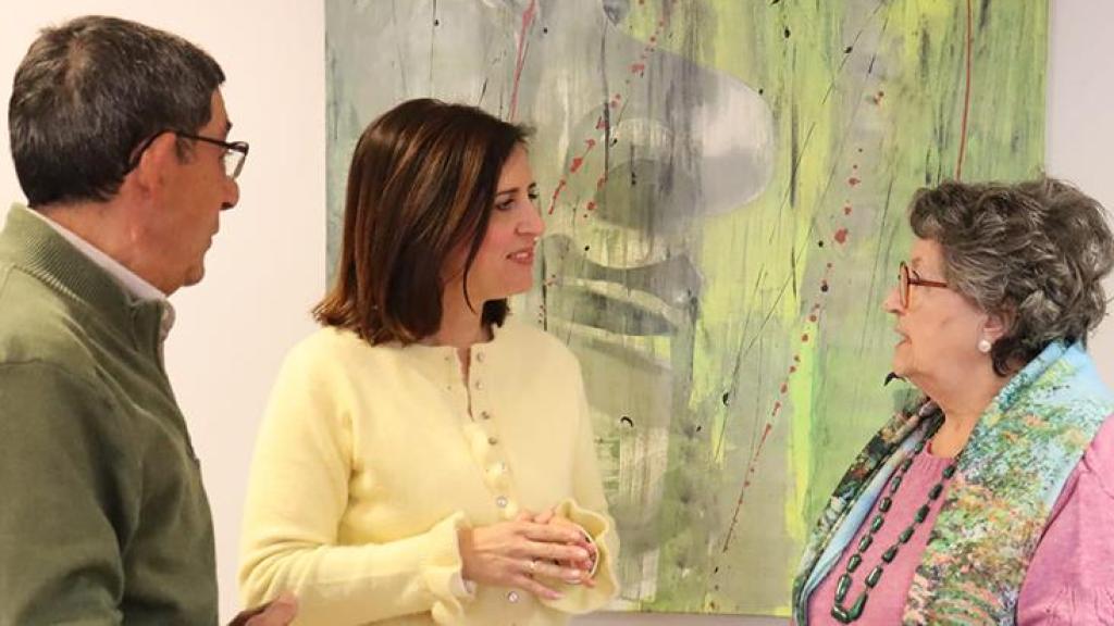 Esther Peña junto a Jaime Martínez y Corona Ortiz.