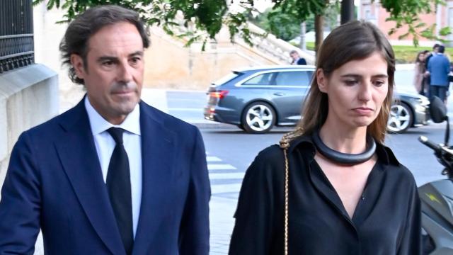 Miguel Báez El Litri junto a su mujer, Casilda Ybarra, en una fotografía tomada en junio de 2022.