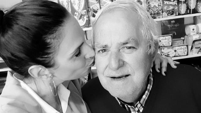 Nuria Fergó junto a su padre en una imagen de sus redes.