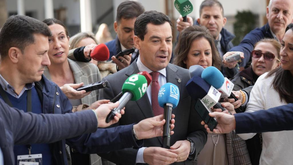 El presidente de la Junta, Juanma Moreno, este jueves en el Parlamento de Andalucía.