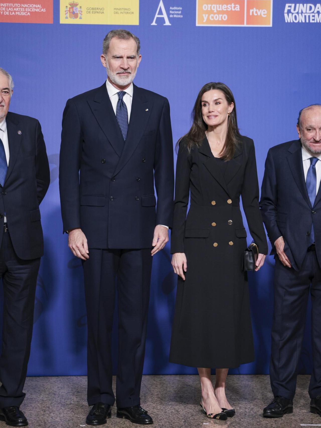 Los Reyes posan antes del comienzo de concierto.