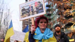 Manifestación a favor de Ucrania en la embajada de EEUU en Londres.