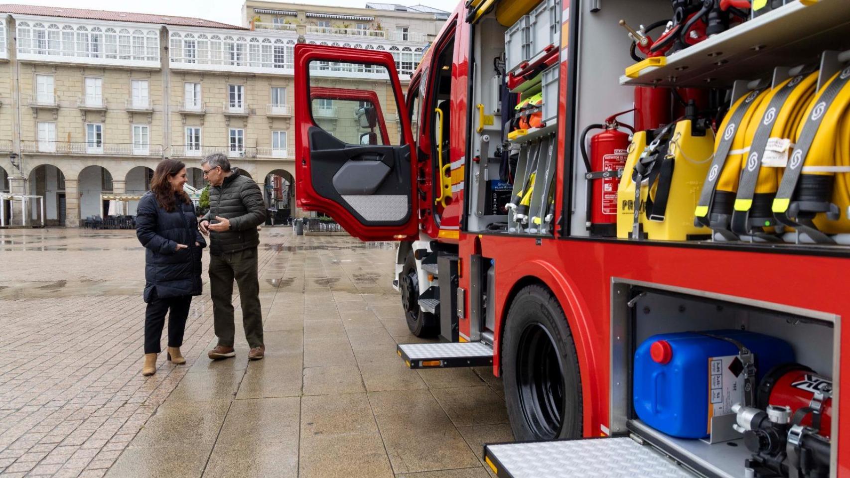 Los Bomberos de A Coruña con Inés Rey.