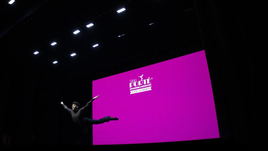 La actuación de un vigués en el Vigo Porté hace que sea fichado por el prestigioso coreógrafo Toni Espinosa