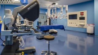IMED Valencia revoluciona la cirugía con el robot Da Vinci: Es como jugar a la Playstation, pero multiplicado por 20