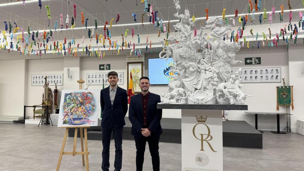 Los artistas de la Falla Convento Jerusalén, Iván Tortajada y David Sánchez Llongo. EE