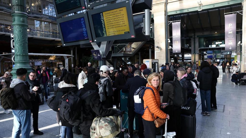 Los paneles de Gare du Nord informando sobre la incidencia.