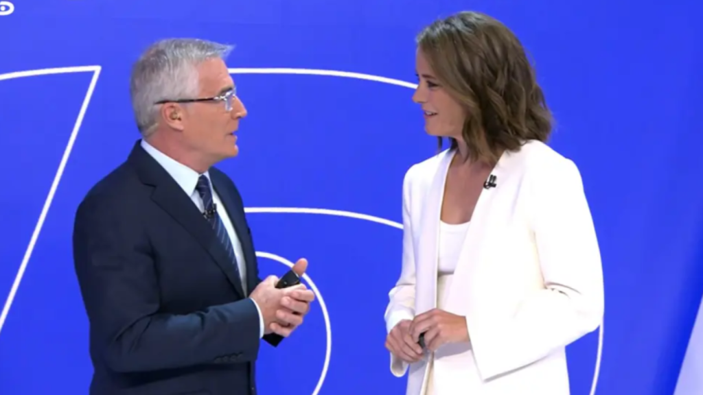 David Cantero y María Casado, en 'Informativos Telecinco Fin de Semana'.