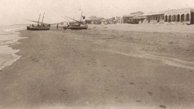 Las casas de la playa Babilonia de Guardamar en 1930.