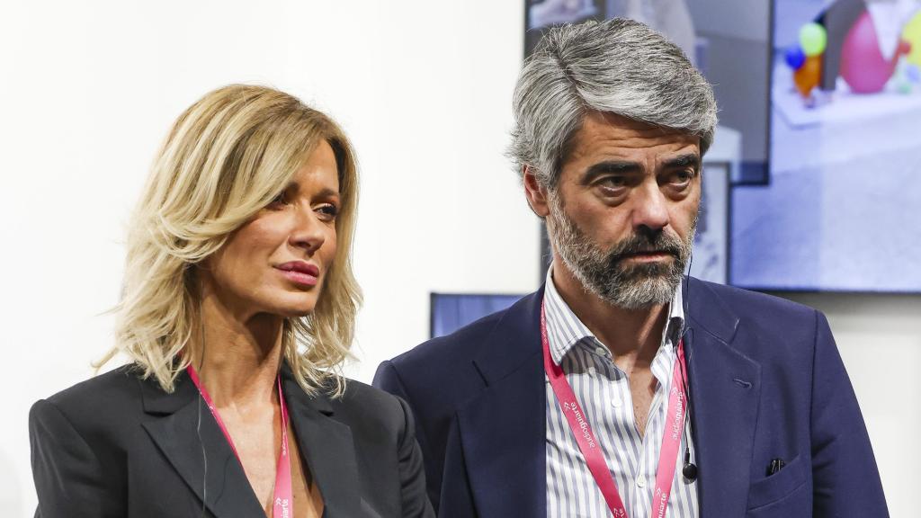 Susanna Griso y su pareja, Luis Enríquez Nistal, en ARCOmadrid.