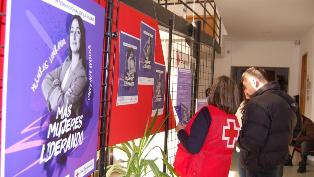 Exposición de Cruz Roja Salamanca con motivo del 8M