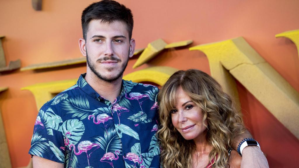 Lara Dibildos con su hijo Fran, nacido de su matrimonio con el exjugador de baloncesto Fran Murcia.