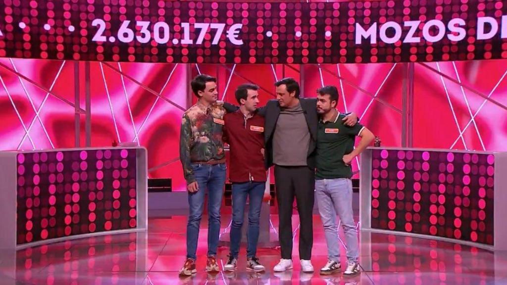 Ion Aramendi y los Mozos de Arousa, durante un programa.