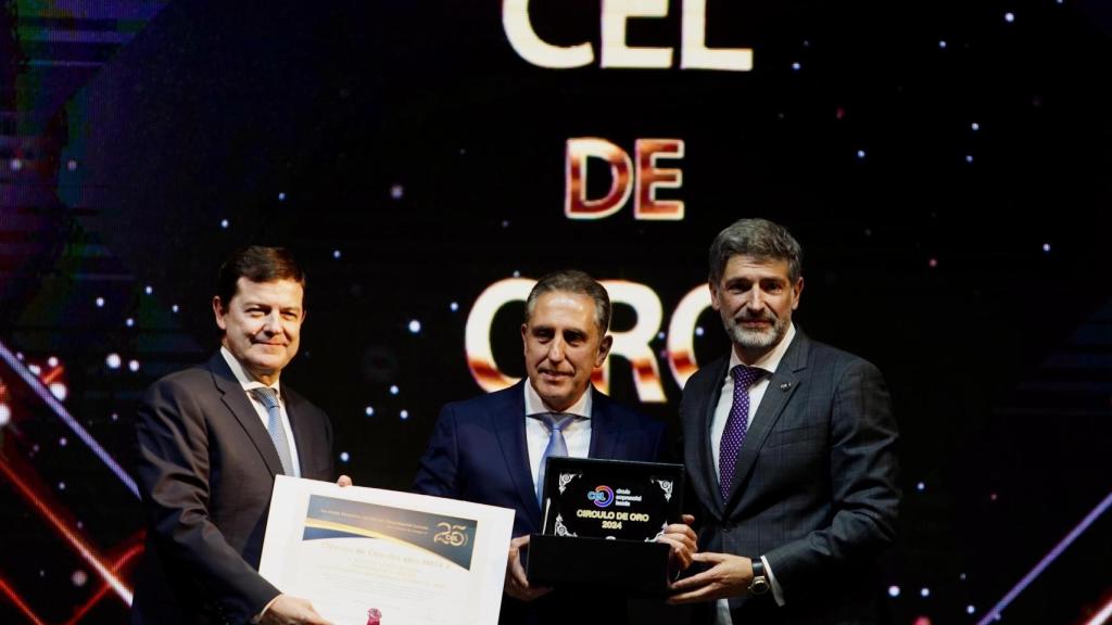 l presidente de la Junta de Castilla y León, Alfonso Fernández Mañueco, clausura la Gala de los premios 'Círculo de Oro 2024' del Círculo Empresarial Leonés, cuyo presidente, J