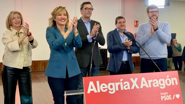 Berges (a la izquierda) junto a Pilar Alegría durante la presentación de su candidatura.