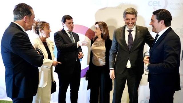 El presidente de la Junta de Castilla y León, Alfonso Fernández Mañueco, clausura la Gala de los premios 'Círculo de Oro 2024' del Círculo Empresarial Leonés (4)